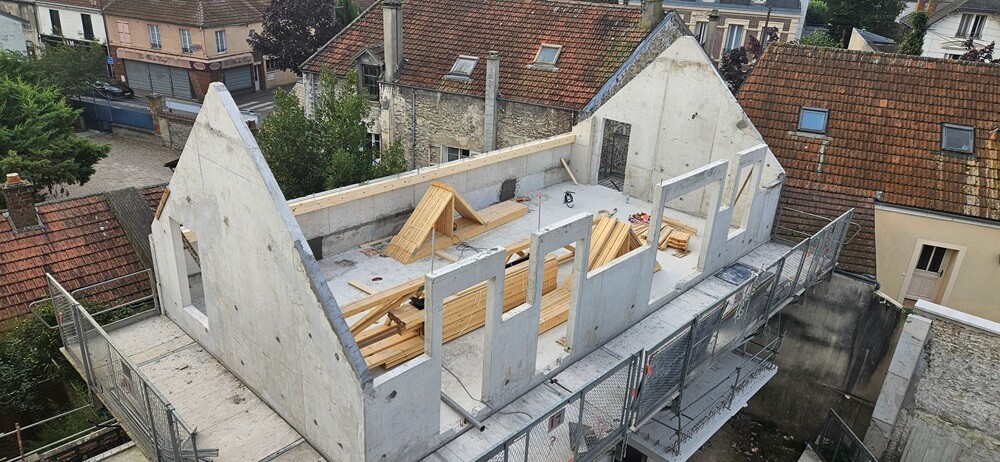 /public/Mantes/Mantes04.jpg